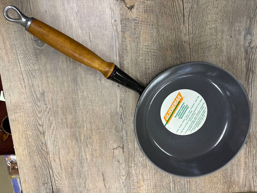 ル・クルーゼフライパンウッドハンドル Amazon | ル・クルーゼ(Le Creuset) ホーロー鋳鉄製アルパインウッド