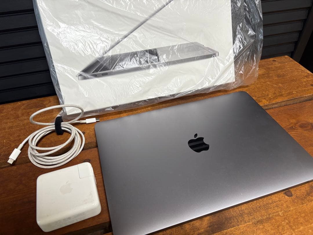 MacBook Pro13インチ2017Core i5 8GB SSD128GB MacBookPro 13インチモデル[2017年/SSD 128GB/メモリ 8GB/2.3GHz